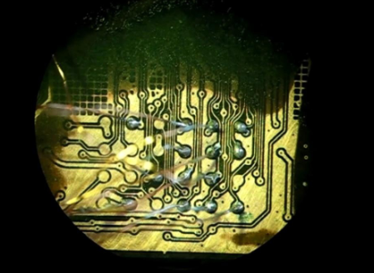 如何訪問NAND內(nèi)存芯片并從中讀取數(shù)據(jù)